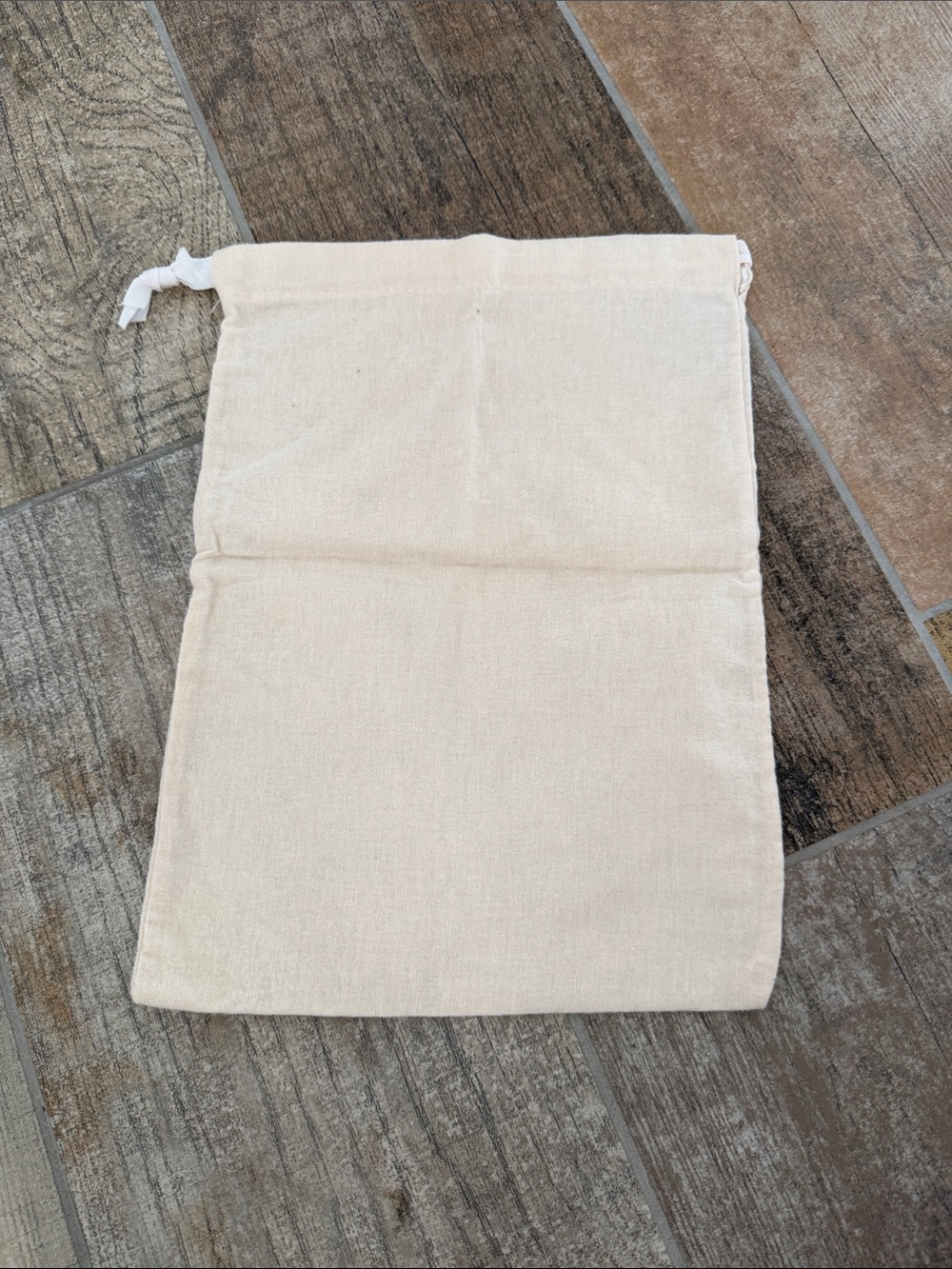Jimmy Choo Cream Drawstring Logo Dust Bag - Picture 2 of 4